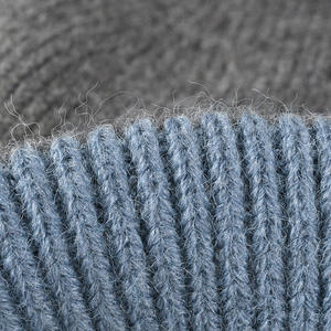 Chapeau Colorblock tricoté <span class=keywords><strong>avec</strong></span> <span class=keywords><strong>pompon</strong></span> <span class=keywords><strong>Bonnet</strong></span> tricoté chaud bicolore à la mode Usine Personnalisé Crâne Tricoté Bobble Chapeau - Product Image 2