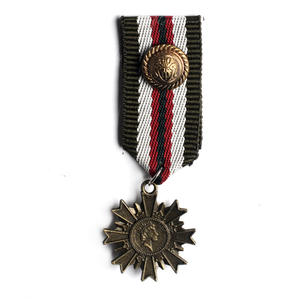 Medalla Vintage Británica Chapada en Aleación de Zinc - Estilo Académico Moderno de la Marina, Unisex, para Blazers, Regalos Promocionales - Product Image 6