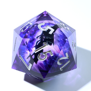 Dado D20 de Resina Poliédrico con Núcleo Líquido Flotante Ojo de Dragón Morado Grande para Dungeons & Dragons TTRPG -L7 D20 50mm - Product Image 1