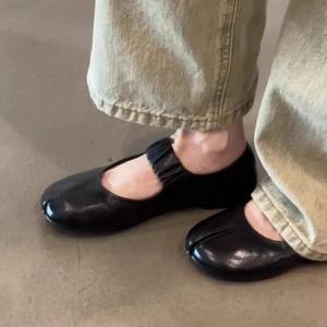 Women's Retro-Style Mary Jane Flats: Personalized Minimalist Toe-<b>Ring</b> Open-Back Slip-Ons Daily Wear with Dresses - Product Image 4