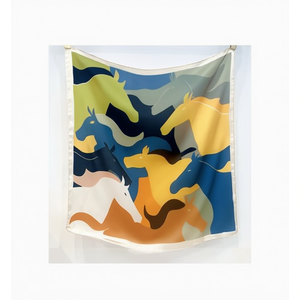 Foulard quadrato piccolo con cavallo al galoppo 70x70 cm, stampa alla moda per donna, uomo, accessorio unisex - Product Image 1