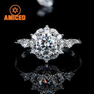 Anillo de compromiso y boda de oro de 10, 14 y 18 quilates con diamante de laboratorio de 1 quilate, corte redondo, color D, para mujer, venta al por mayor - Product Image 1