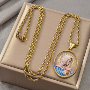 Collares al por mayor con colgante de acero inoxidable de la Virgen María y Sagrado Corazón, chapados en oro de 18k. - Product Image 6