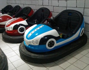 Coche de Choque Portátil a Batería, Go Karts Eléctricos de PVC para Niños, Equipo de Juegos Económico para Exteriores - Product Image 1