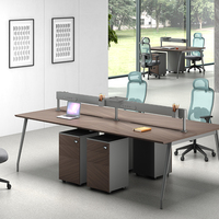 Bureau de direction modulaire de luxe en forme de L avec rangement latéral, pieds chromés noirs, poste de travail supérieur en métal moderne pour PDG/Directeur