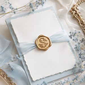 Sceau de cire rond en papier métallisé coloré avec manche en bois, motif ange et croix fait main pour cartes de mariage et emballages - Product Image 2