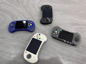 Anbernic video Console đôi hệ thống <span class=keywords><strong>Android</strong></span> Linux <span class=keywords><strong>OS</strong></span> 4.0 inch màn hình cảm ứng Retro cầm tay trò chơi giao diện điều khiển giả lập - Product Image 6