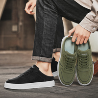 Chaussures de skate mules basses pour hommes, motif uni, respirantes, résistantes à l'abrasion, à enfiler, pour la marche, semelle extérieure en plastique, bout pointu