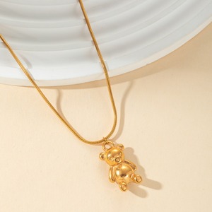 Set di Collana con Ciondolo a Forma di Orsetto in Inglese Placcato Oro, Elegante e Personalizzato, Stile alla Moda - Product Image 1