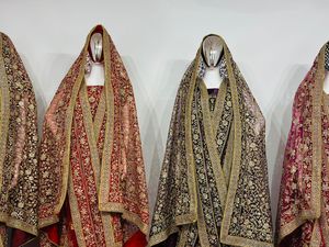 Luxueux Khada Dupatta pleine longueur pour adultes Velours exquis avec pierre Jarkan complète et travail lourd complexe - Product Image 4