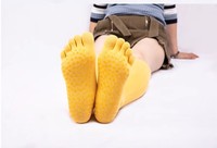 Logo personnalisé de haute qualité poignées équipage conception personnalisée coton anti-dérapant cinq orteils respirant femmes poignée Yoga Pilates chaussettes
