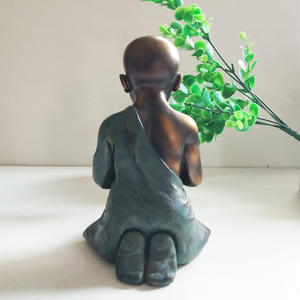 Chino Zen pequeño <span class=keywords><strong>monje</strong></span> Buda artesanías de resina sala de estar estudio hogar té decoraciones para mascotas - Product Image 2