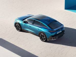 Dongfeng <span class=keywords><strong>Peugeot</strong></span> 408x 2024 Usata, <span class=keywords><strong>Berlina</strong></span> 1.5T Turbo Benzina, Interni in Tessuto Chiaro, Cerchi R17, Cambio Automatico, Guida a Sinistra - Product Image 4