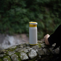 Nueva llegada botella de agua de acero inoxidable de doble pared 500ml gimnasio y Camping aislamiento térmico botella para beber