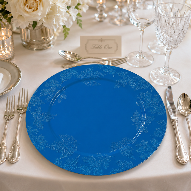 Wholesale Luxury 13-Inch Charger Plates Embossed Leaf Pinecone Durable PP Plastic Fujian Origin Fall Wedding Party Banquet Decor