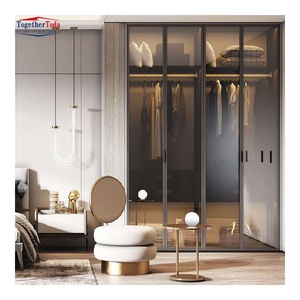 Armoire moderne à portes coulissantes avec panneaux en verre dépoli, rangement intérieur personnalisable, structure métallique durable, éclairage LED intégré - Product Image 2