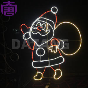 Decoraciones Navideñas de Exterior con Marco de Aluminio y Patrón de Santa Claus con Luces LED, Calidad IP65, Voltaje de 24v, Personalizable - Product Image 4