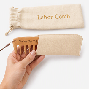 Peine de madera para el <span class=keywords><strong>parto</strong></span> con logotipo personalizado de fábrica, para alivio del dolor, para <span class=keywords><strong>bolsa</strong></span> de <span class=keywords><strong>hospital</strong></span>, posparto, con dientes anchos, para embarazo y <span class=keywords><strong>parto</strong></span> - Product Image 2