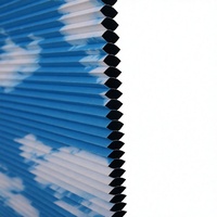 Tela de Cortina Opaca 100% Impermeable con Diseño de Nubes Blancas sobre Cielo Azul, Tipo Panal, No Tejida