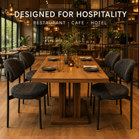 Chaise de restaurant en tweed avec dossier ovale sculpté, tissu Salt Pepper, structure en métal noir mat