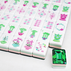 Set di Mahjong Americano Personalizzato a Quattro Strati in Acrilico Verde Smeraldo, Ecologico e Durevole per Interni - Product Image 3