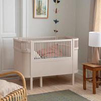 Lit bébé en bois de style européen Sebra danois, extensible, importé, avec barrière, rideau de lit et drap