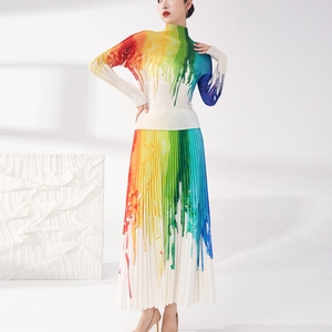 Thiết Kế Thời Trang Quần Áo Phụ Nữ Phù Hợp Với Mùa Xuân 2025 Dài Tay Áo T-Shirt + xếp li Váy 2 Mảnh Thiết Lập Số Lượng Lớn Cổ Phiếu Bán Buôn - Product Image 1