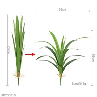 Tanaman Laba-laba Buatan Chlorophytum Comosum Palsu untuk Dekorasi Tanaman Hijau Dalam Ruangan Bergaya Boho di Meja