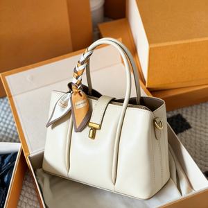 Sacs fourre-tout de luxe de haute qualité pour femmes, en cuir PU imperméable, avec fermeture éclair, collection de sacs à main de créateur, vente en gros directe usine - Product Image 1