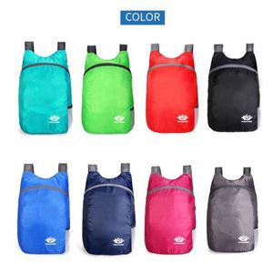 Sac à dos de randonnée pliable pour le voyage, résistant à l'eau, léger et compressible pour le camping - Product Image 6