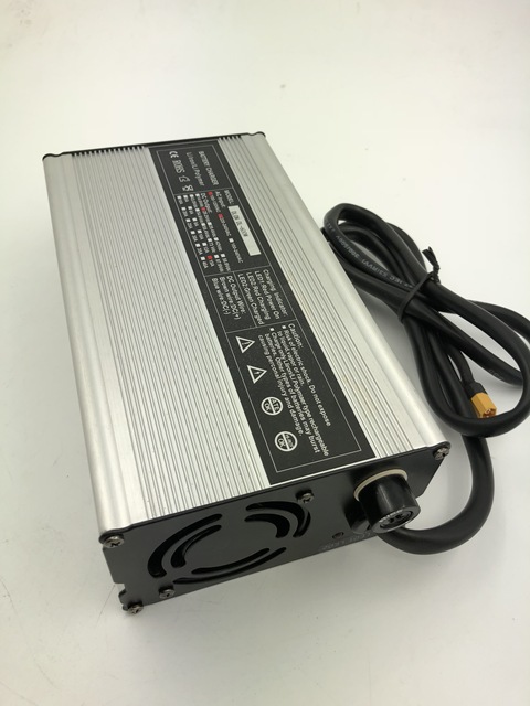 600W 48V  10A LiFePO4 Fast Charger 58.4V 54.75V for 15S 16S Battery with DC Port and OTP/OVP/OCP Protection