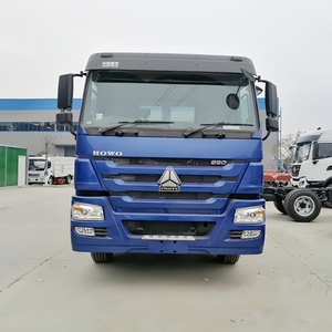 Camion compacteur de déchets mobile HOWO 6x4 M3 avec bras oscillant - Product Image 3