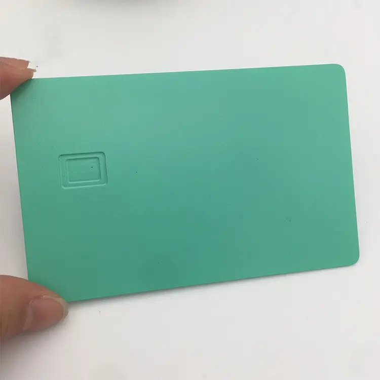ช่องเสียบบัตรเครดิตและแถบวีซ่า ATM โลหะพร้อมชิป EMV แถบแม่เหล็ก Card24k เปล่าใส่บัตรเครดิตสีทอง