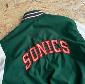 高品質 メンズ バーシティ ベースボール ユニフォーム 無地 ボンバー ジャケット スタイリッシュ シェニール 刺繍 カスタマイズ ロゴ 通気性 - Product Image 4