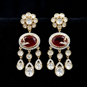Pendientes colgantes Kundan 12218 chapados en oro con doble piedra de circonia, pendientes étnicos de latón para mujer, ideales para bodas y fiestas. - Product Image 1