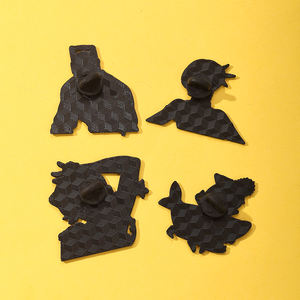 Emaille zinklegering anime-stijl schattig cartoonfiguur pin-stijlvolle badge verzamelbaar cadeau voor anime-enthousiasten & kledingdecoratie - Product Image 3