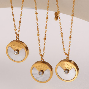 Collar con Colgante Redondo Amour 1573, Chapado en Oro, Concha Blanca con Bisel de Cristal, Joyería de Moda para Mujer, Regalo - Product Image 1