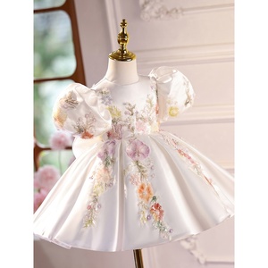 Abito da Principessa per Bambine con Ricami Floreali e Maniche a Sbuffo per Spettacoli di Pianoforte, Feste ed Eventi Nuziali - Product Image 2