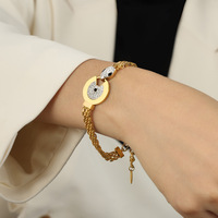 Bijoux à chaîne géométrique élégants à la française, design de bague circulaire sertie de diamants, chaîne tressée