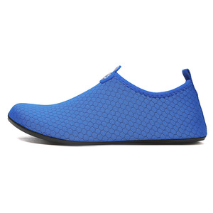 <span class=keywords><strong>Chaussures</strong></span> Aquatiques Pieds Nus Homme <span class=keywords><strong>Femme</strong></span> à Semelle Souple Légères et Antidérapantes pour la Plage, la Maison, l'Aérobic, la Danse – Modèle Complet pour l'Hiver - Product Image 3