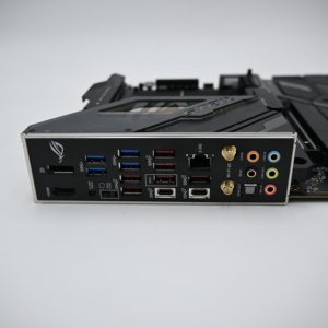 เมนบอร์ด ROG Strix Z790-E Gaming WiFi D5 LGA1700 (รองรับ Intel รุ่นที่ 14/13/12) ATX (รองรับ DDR5, PCIe 5.0, LAN 2.5Gb, ช่องเสียบ M.2 5 ช่อง) - Product Image 4