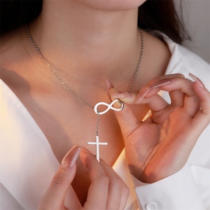 Collar Cruz Infinito Minimalista Casual/Deportivo de Acero Inoxidable Impermeable para Mujer al por Mayor para Aniversario - Product Image 1