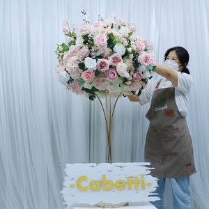 كرة زهور اصطناعية فاخرة كبيرة من الورد والهيدرانجيا باللون الأحمر والبورجندي لتزيين طاولات حفلات الزفاف والمناسبات - Product Image 6