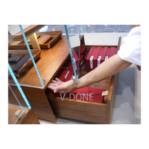 Escaparate de exhibición de joyería con espejo Soporte de exhibición de pendientes elegante para su colección de joyas - Product Image 5