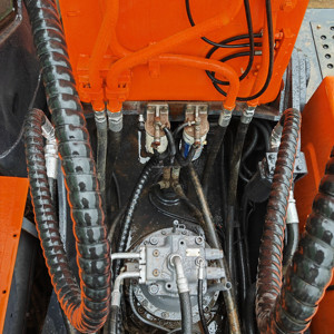 Pelle hydraulique sur chenilles Hitachi 330 d'occasion de haute qualité pour la construction avec de faibles heures de travail - Product Image 4