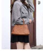 Sac à main en cuir véritable pour femmes de luxe, tissé à la main en cuir de vache, panier, grande capacité, sac à main tressé avec logo personnalisé, vente en gros