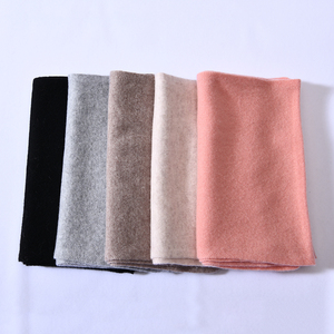 Đồng Bằng Dày Mềm Tay Cảm Thấy Khăn Choàng Dài Nữ Ấm Áp Sang Trọng Mùa Thu Mùa Đông Phụ Nữ Bán Buôn 100% Khăn Len Dệt Kim Merino Tùy Chỉnh - Product Image 5