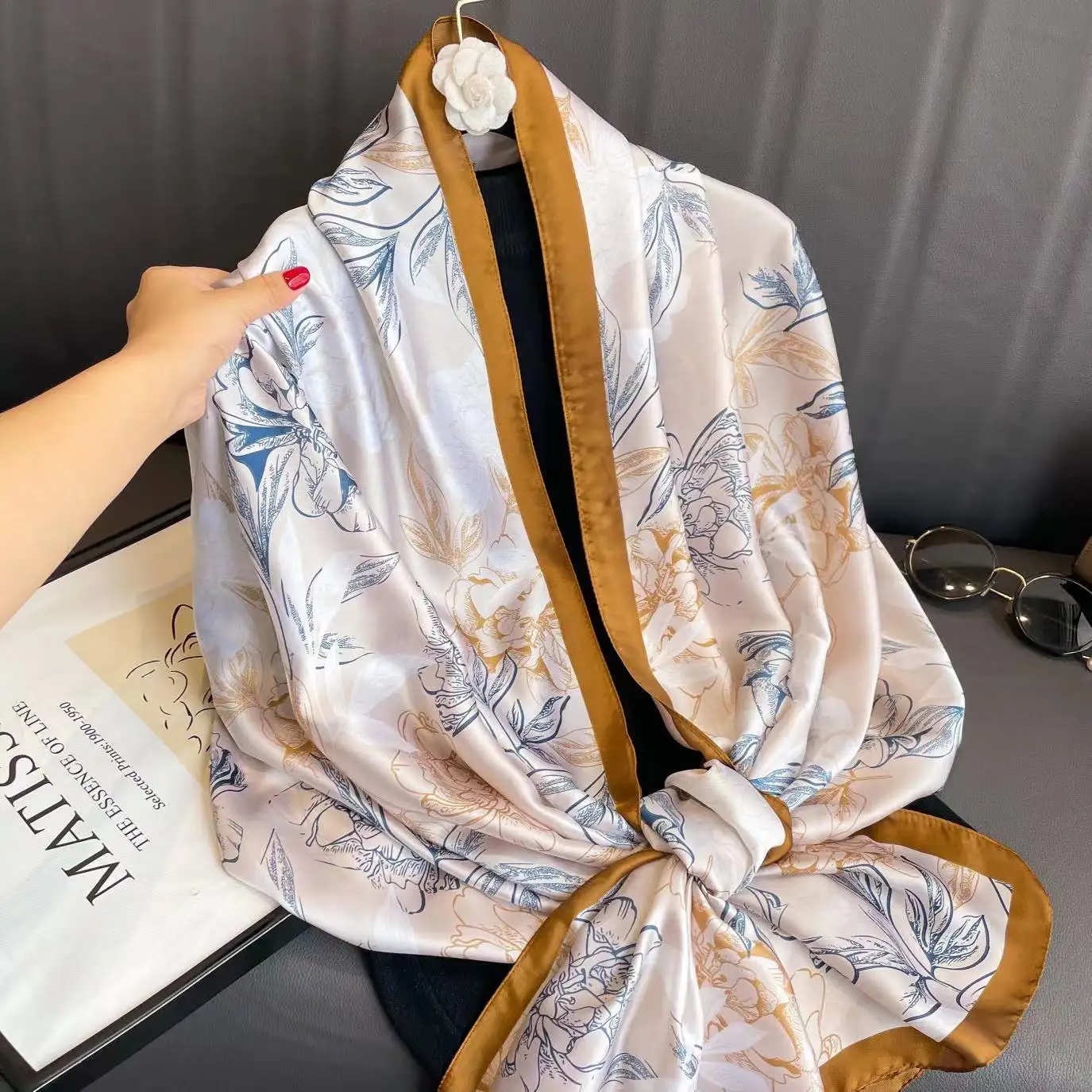 Großhandel Frühling und Herbst dünne Seide bedruckte Schal Sonnenschutz Schal für Frauen