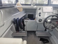 Bateau de plaisance de luxe en aluminium Gospel Boat 7,5 m (25 pieds) rapide, économique et facile à manier, type Walk Around, pour la pêche, la croisière et les excursions.