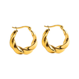 Yunnique Boucles d'oreilles géométriques en forme de U en acier titane plaqué or 18 carats pour femmes, bijoux à la mode pour un usage quotidien - Product Image 5